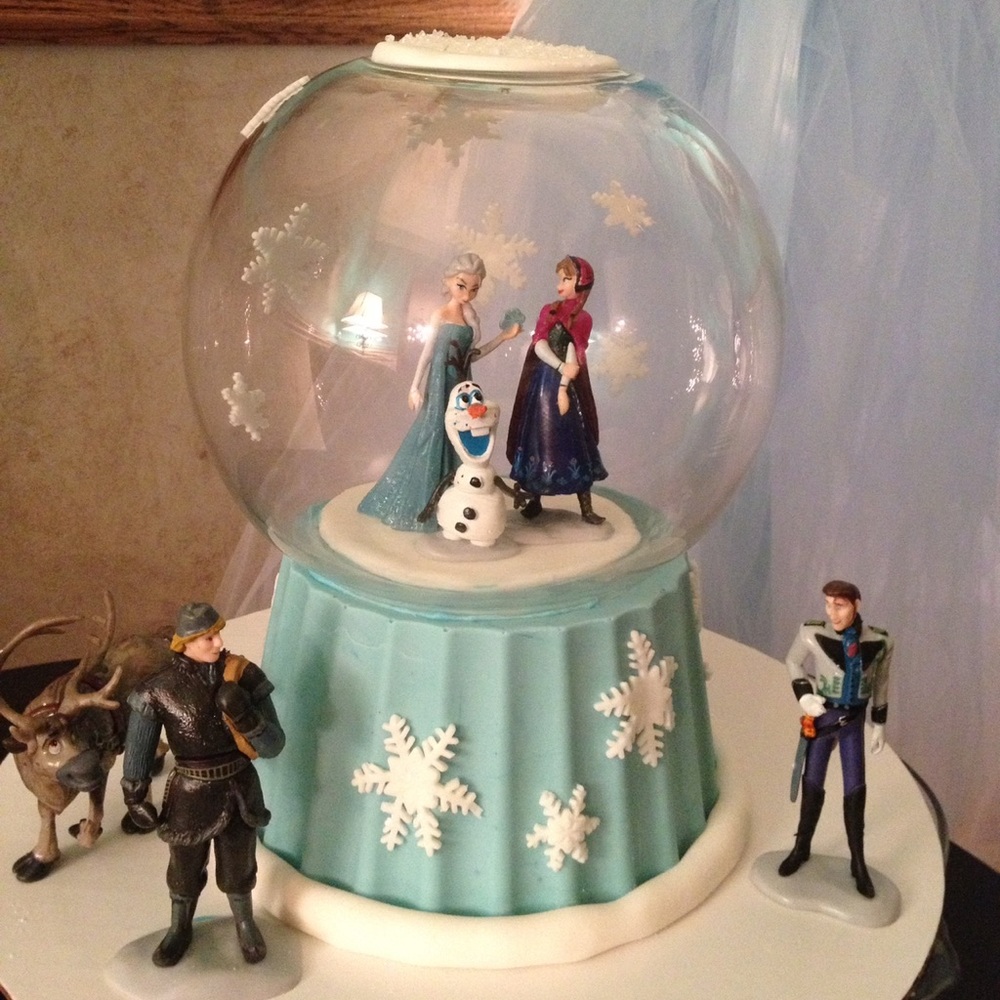 FROZEN Characters for play or decorations - 6 pieces. New in original packaging.